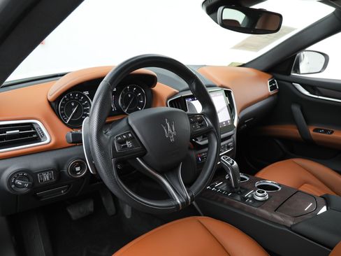 Certified 2023 Maserati Ghibli Modena RWD image 15
