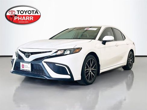 Used 2024 Toyota Camry SE w/ Convenience Package image 1
