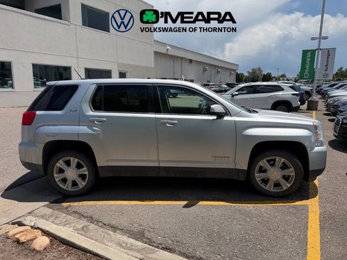 Used 2017 GMC Terrain SLE FWD image 4