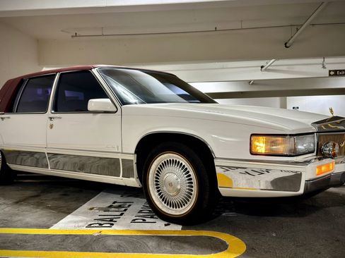 Used 1990 Cadillac Fleetwood 60 Special FWD image 5