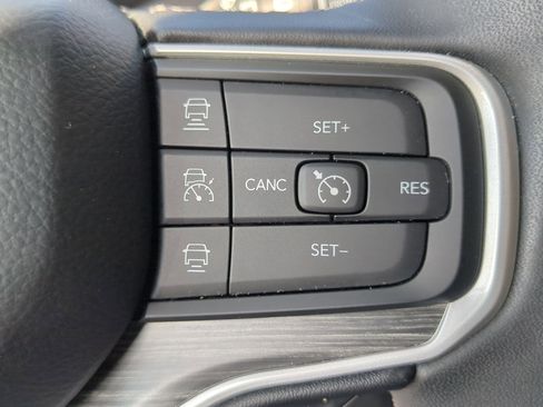 Used 2023 Jeep Wagoneer L Series III w/ Preferred Equipment Group image 59