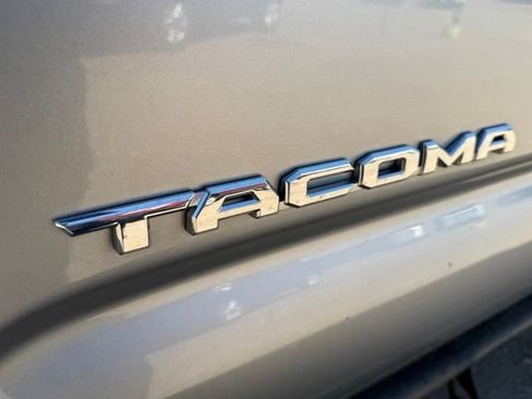 Used 2023 Toyota Tacoma SR5 AWD/4WD image 12