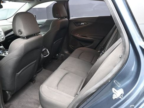 Used 2020 Chevrolet Malibu LT FWD image 13