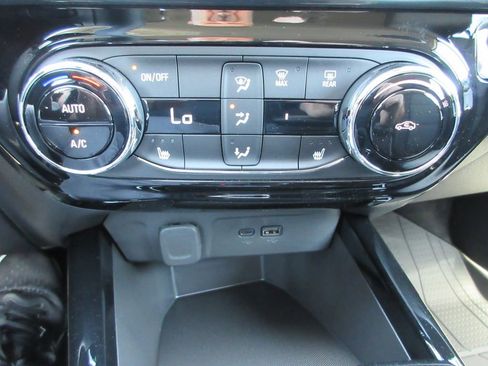 New 2026 Chevrolet Trax LT image 29