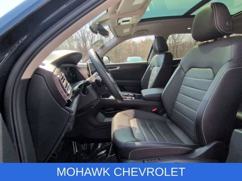 Used 2025 Volkswagen Atlas SEL image 21
