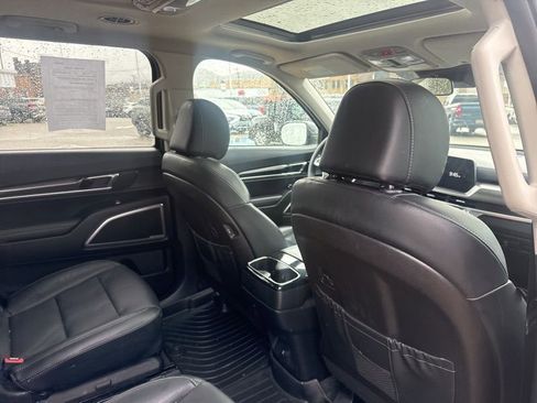 Used 2024 Kia Telluride S w/ S Sunroof Package image 9