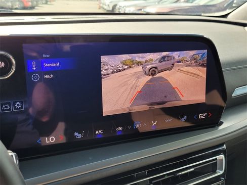 Certified 2025 Chevrolet Traverse LT image 25