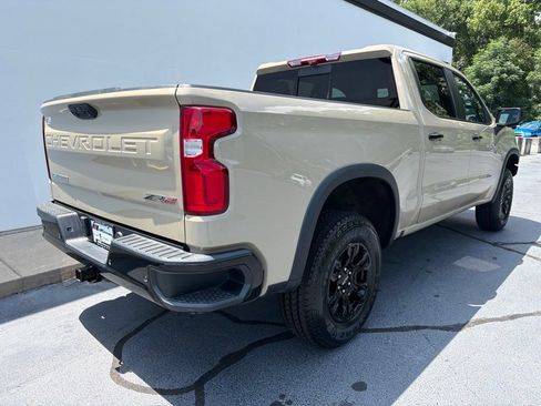 Used 2023 Chevrolet Silverado 1500 ZR2 w/ Technology Package AWD/4WD image 12