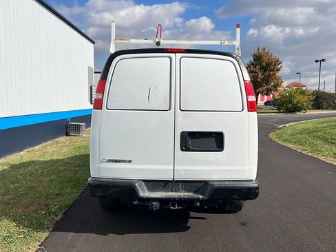 Used 2022 Chevrolet Express 2500 w/ Driver Convenience Package image 6