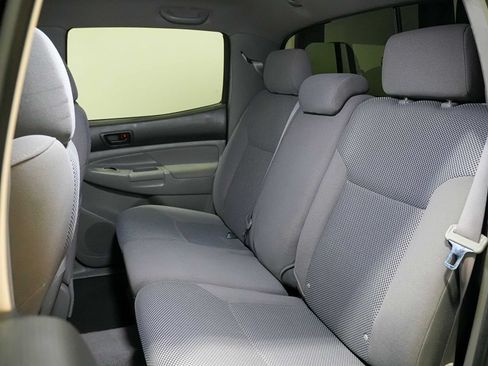 Used 2006 Toyota Tacoma PreRunner RWD image 17