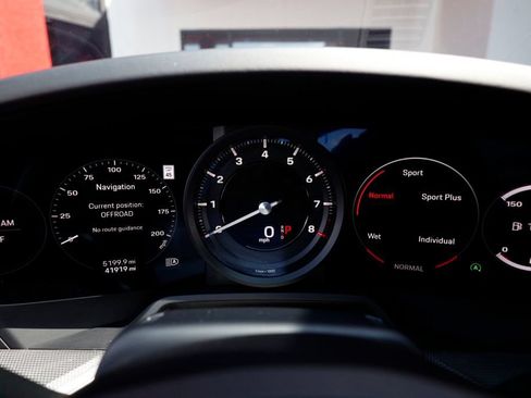 Used 2020 Porsche 911 Carrera RWD image 21
