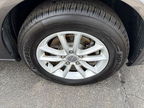 Used 2020 Dodge Grand Caravan SXT image 11