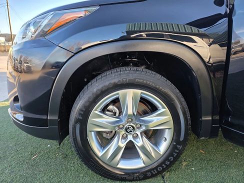 Used 2017 Toyota Highlander Limited image 21