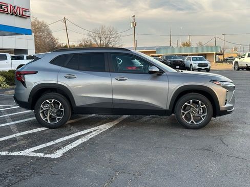 New 2026 Chevrolet Trax LT w/ Driver Confidence Package image 4
