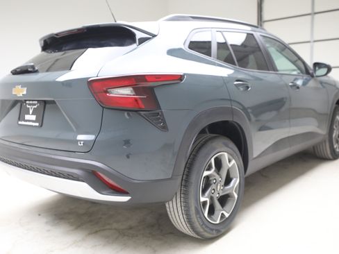 New 2026 Chevrolet Trax LT FWD image 5