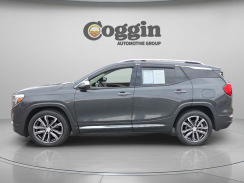 Used 2019 GMC Terrain Denali w/ Advanced Safety Package image 3