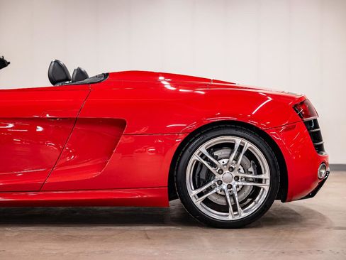 Used 2011 Audi R8 V10 AWD/4WD image 25