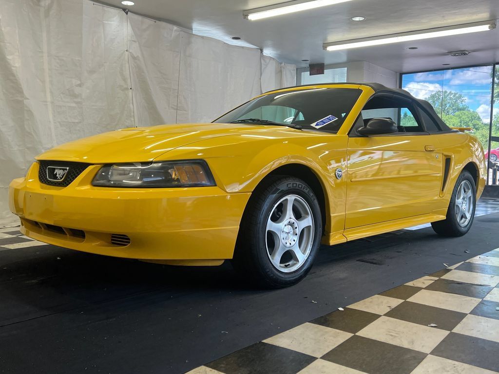 Used 2004 Ford Mustang Convertible RWD image 5