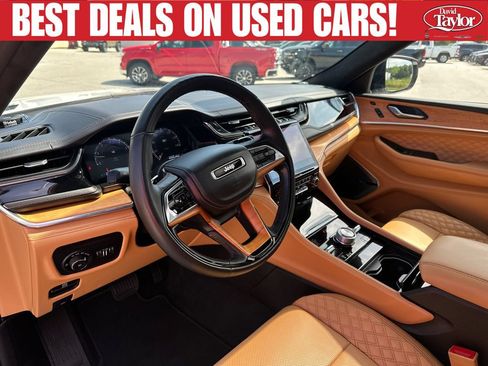 Used 2025 Jeep Grand Cherokee L Summit AWD/4WD image 12