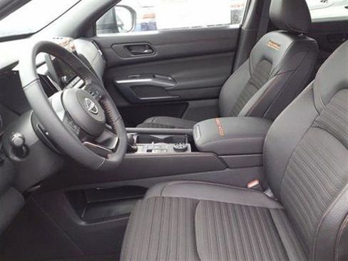 New 2025 Nissan Pathfinder Rock Creek image 28