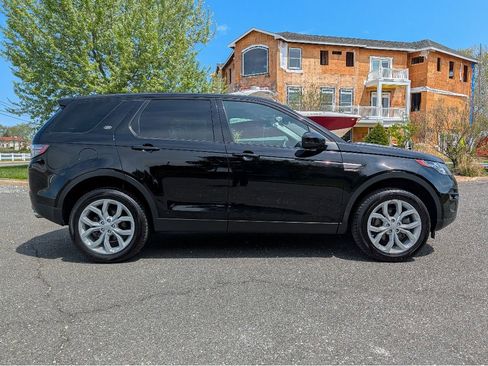 Used 2018 Land Rover Discovery Sport HSE AWD/4WD image 4