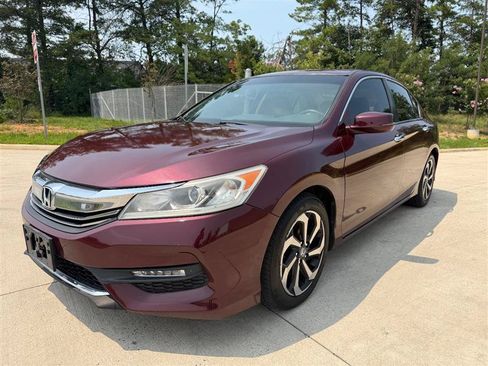 Used 2017 Honda Accord EX image 3