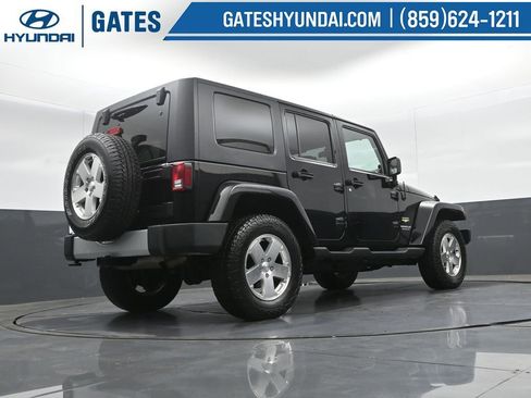 Used 2009 Jeep Wrangler Unlimited Sahara AWD/4WD image 30