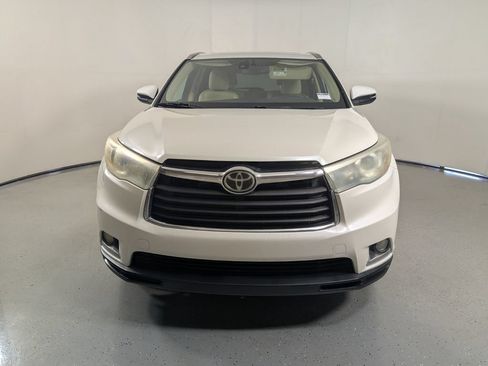 Used 2014 Toyota Highlander Limited w/ Driver Technology Package FWD image 2
