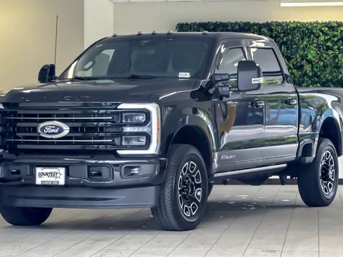 Certified 2025 Ford F350 Platinum AWD/4WD image 8