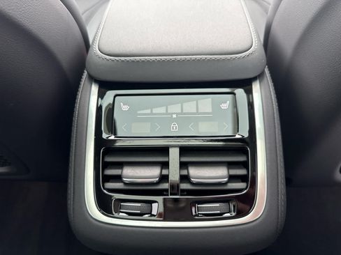 Used 2026 Volvo XC90 B6 Plus AWD/4WD image 43