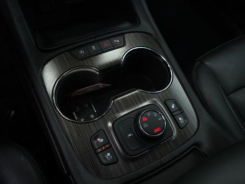 Used 2020 GMC Acadia SLT w/ Premium Package image 19