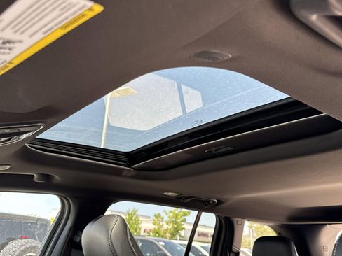 New 2025 Jeep Grand Cherokee Altitude image 31