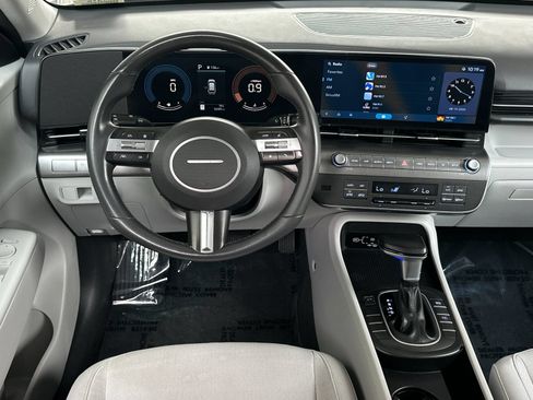 Used 2025 Hyundai Kona SEL FWD image 13