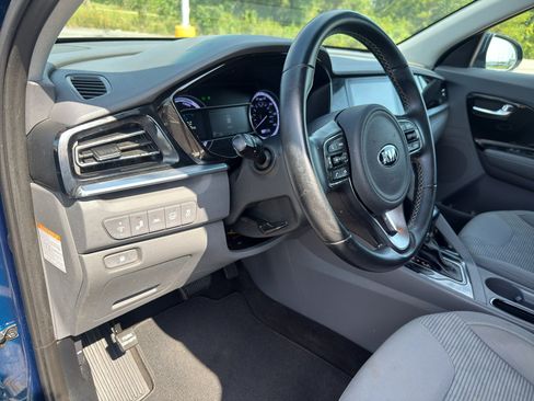 Used 2021 Kia Niro LXS FWD image 14