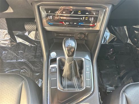 Certified 2022 Volkswagen Tiguan SE w/ Panoramic Sunroof Package image 20