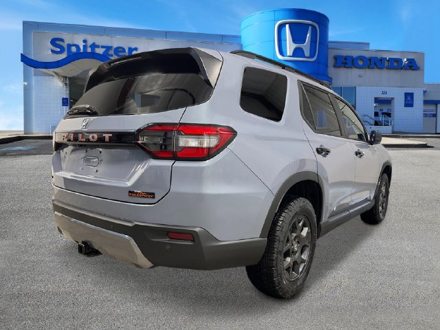 New 2026 Honda Pilot TrailSport image 3