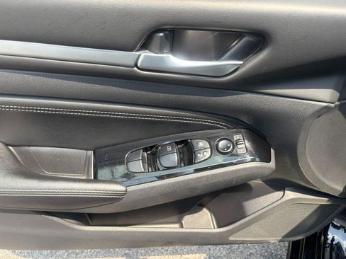 Used 2023 Nissan Altima 2.5 SL FWD image 9