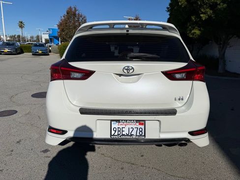 Used 2017 Toyota Corolla iM image 5