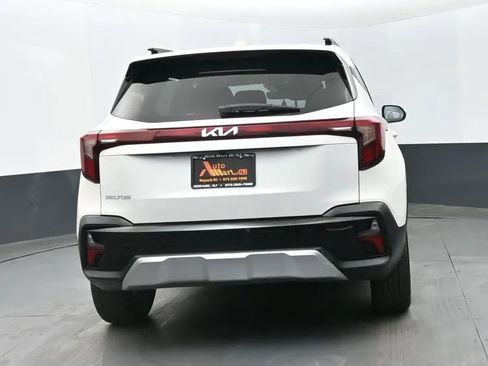 Used 2025 Kia Seltos S FWD image 8