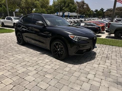 Used 2020 Alfa Romeo Stelvio Ti w/ Nero Edizione AWD/4WD image 16