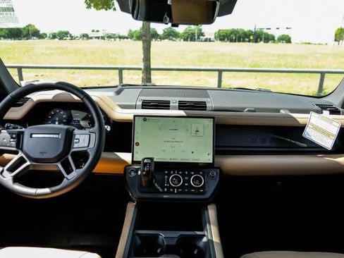 New 2026 Land Rover Defender 110 X-Dynamic SE AWD/4WD image 17