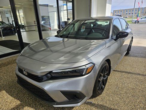Used 2023 Honda Civic Sport image 5
