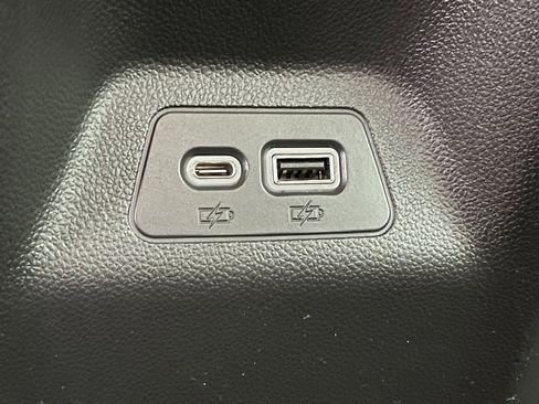 Certified 2022 Buick Envision Preferred w/ Safety Package image 18