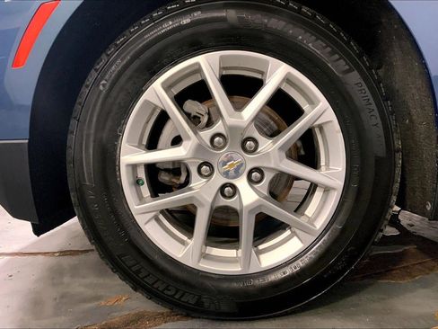 Used 2024 Chevrolet Equinox LT w/ LPO, Floor Liner Package image 9