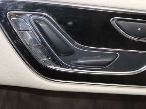 Used 2018 Lincoln Navigator Select RWD image 18