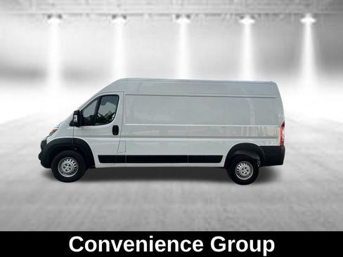 Used 2025 RAM ProMaster 2500 w/ Convenience Group FWD image 4
