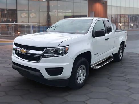 Used 2019 Chevrolet Colorado W/T w/ WT Convenience Package AWD/4WD image 9