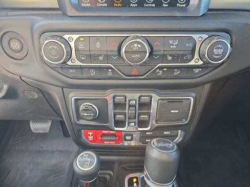 Used 2018 Jeep Wrangler Unlimited Rubicon image 17