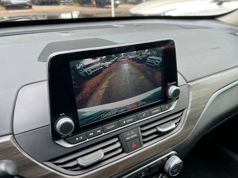 Used 2025 Nissan Altima 2.5 SV image 24