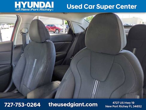 Used 2023 Hyundai Elantra SEL w/ Convenience Package FWD image 7